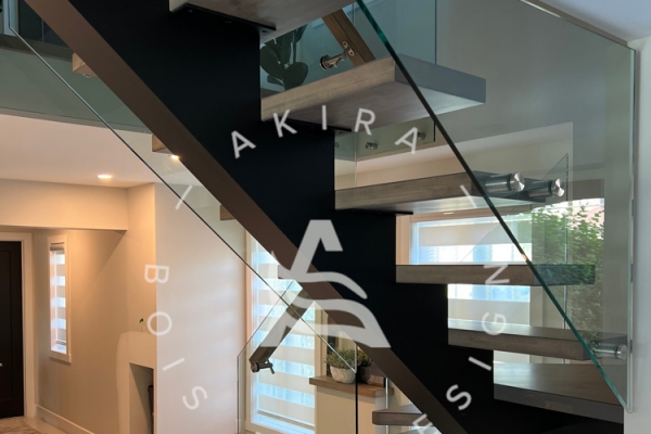akira-logo-escalier-limon-acier-central-noir-rampe-marche-erable-garde-corps-verre263D2FAC-3160-EC74-C767-4A8A5ED3FD53.jpg