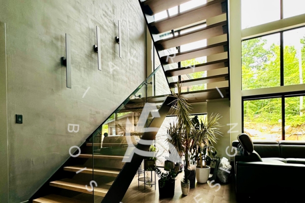 akira-logo-escalier-limon-lateral-acier-noir-marche-palier-erable-rampe-acier-noir-garde-corps-verre43AD4CE0-FDBE-1819-750D-7D0EC343B247.jpg