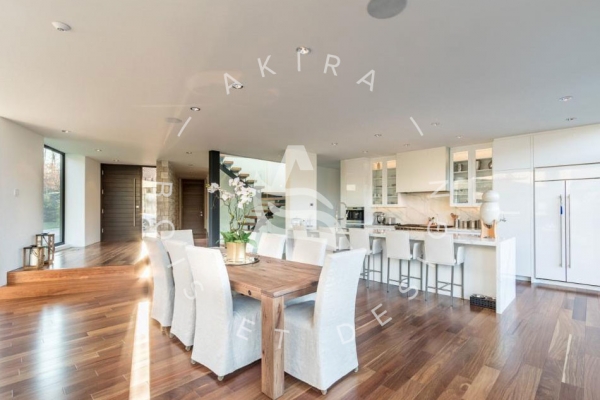 plancher-sur-mesure-bois-cumaru-akira-logo16E7854A-D7D6-62C4-C09A-A68BB8F1C332.jpg