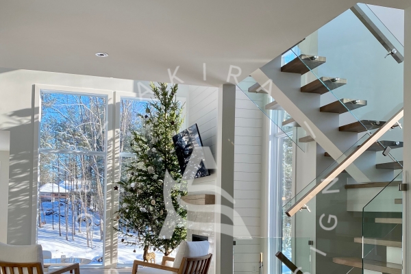 plancher-sur-mesure-chene-blanc-logo-akira-28450A8F4-8A24-4A6C-5CB0-7A69AF03694E.jpg