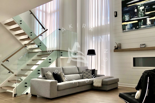 plancher-sur-mesure-erable-escalier-akira-logo599818B4-3263-BEEC-F7CF-A2DD1E7F1B65.jpg